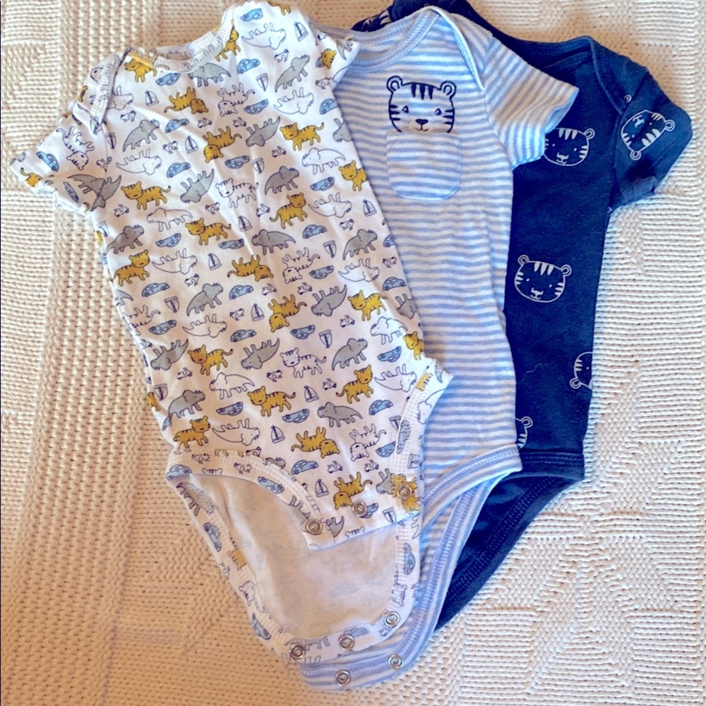 Baby Bodysuit Set with Animal Prints